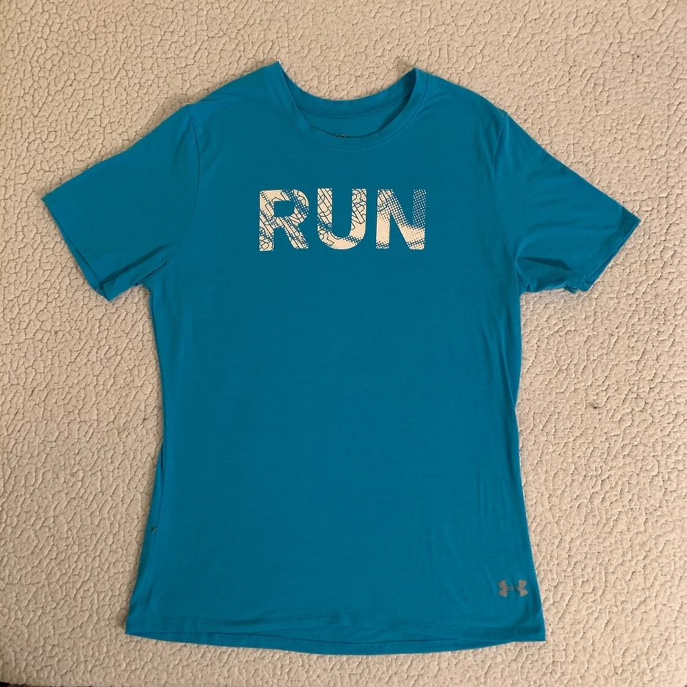 Women’s Under Armour heat gear shirt